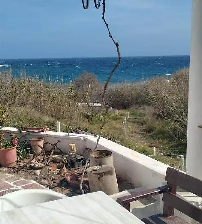 Peristeronas Nyaraló *