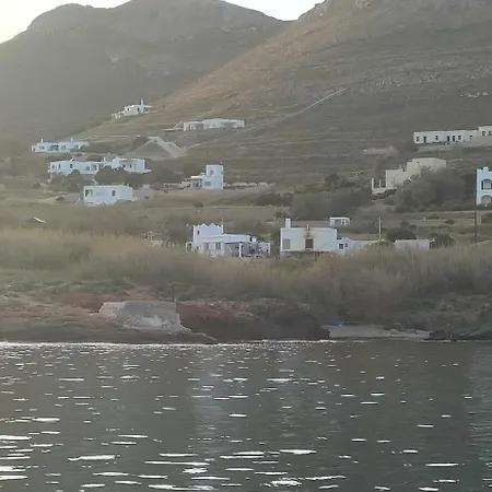 Peristeronas Nyaraló *